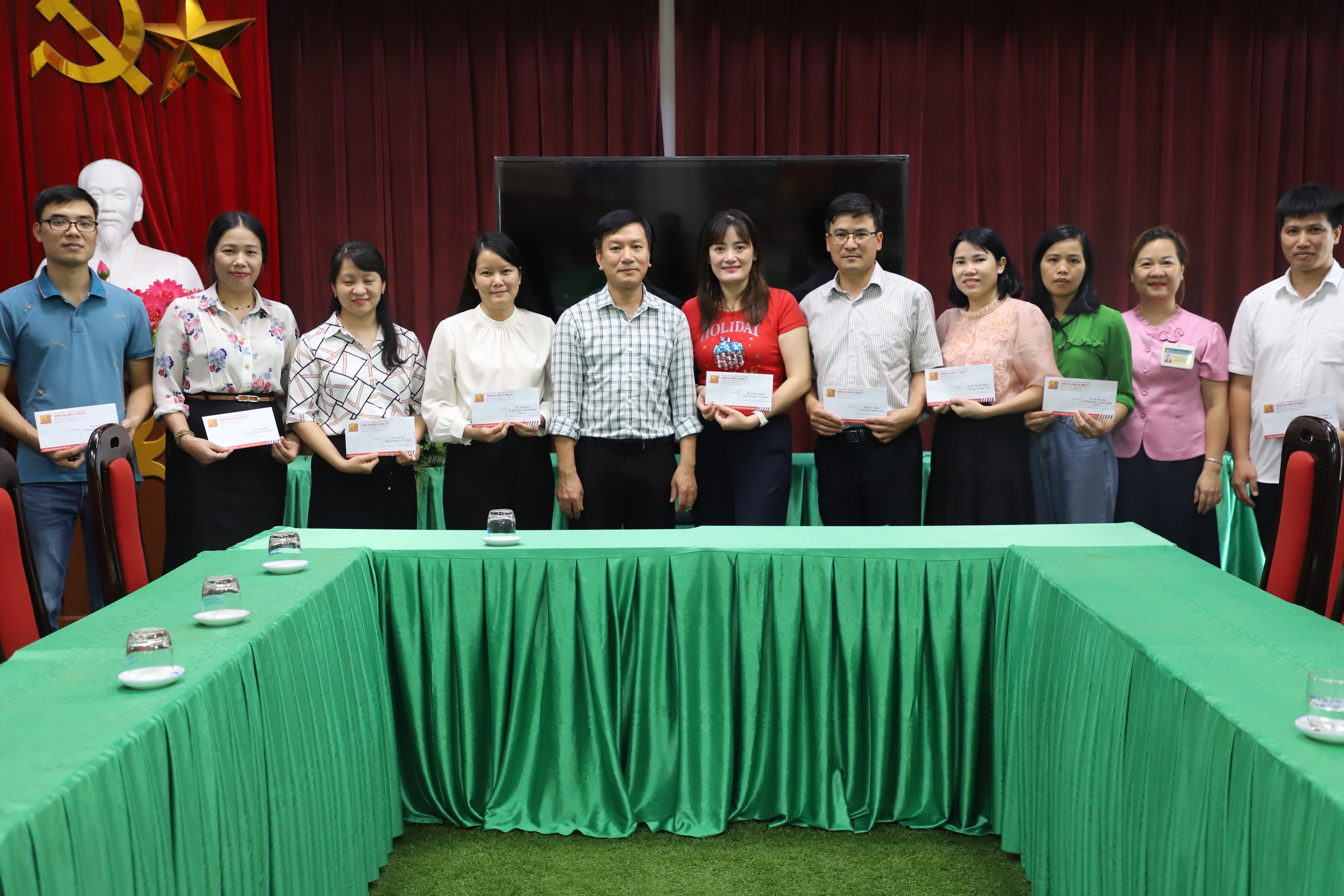 GẶP MẶT, TRI ÂN CÁN BỘ VIÊN CHỨC NGƯỜI LAO ĐỘNG THUỘC DIỆN GIA ĐÌNH CHÍNH SÁCH NHÂN NGÀY THƯƠNG BINH LIỆT SỸ 27/7/2025